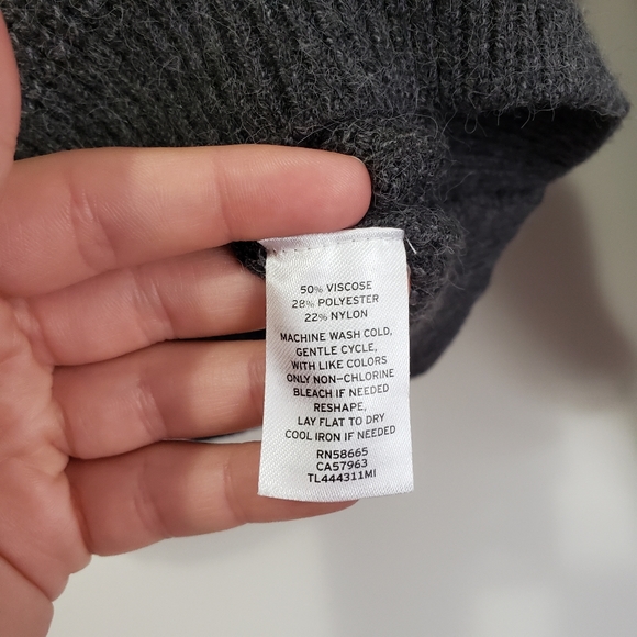 Leith Dolan sleeve super soft turtle neck sweater - Picture 2 of 5